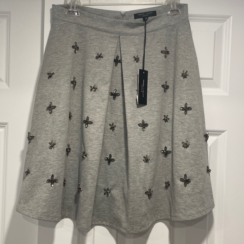 Romeo & Juliet Couture Gray Skirt